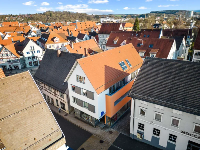 Luftbild - Laden/Einzelhandel mieten in Biberach an der Riß - Zentral und gut frequentiert! Großzügige Erdgeschoss-Ladenfläche in Biberach