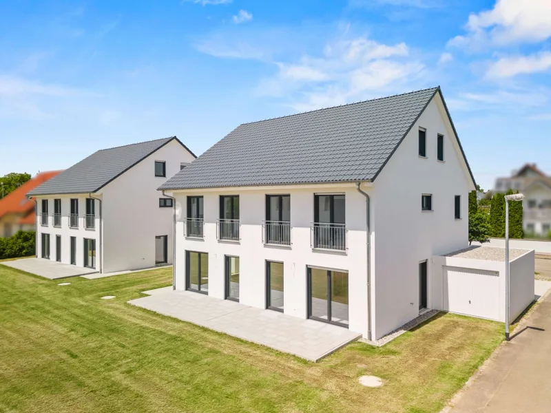 Außenansicht Süd-Ost - Haus kaufen in Leipheim - Ihr Traumhaus! Exklusive Neubau-Doppelhaushälfte in erstklassiger Wohnlage