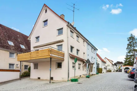 Außenansicht  - Haus kaufen in Laupheim - Im Herzen der Stadt! Zentral gelegene und sofort bezugsfreie Doppelhaushälfte