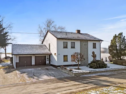 Außenansicht - Haus kaufen in Achstetten-Oberholzheim - Mit traumhafter Aussicht! Einfamilienhaus in naturnaher Lage