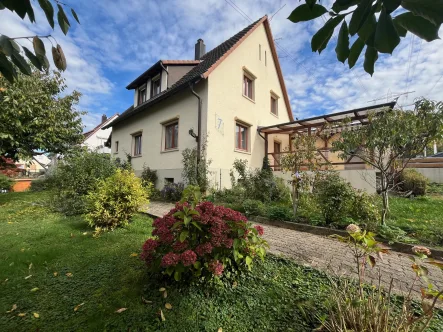  - Haus kaufen in Rümmingen - Heimeliges Häuschen mit schönem Garten in Rümmingen