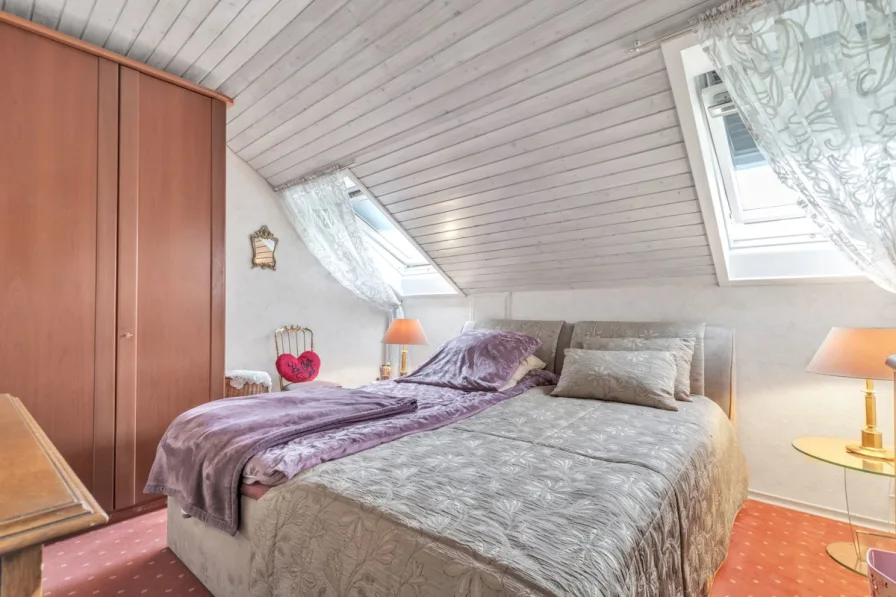 Schlafzimmer DG