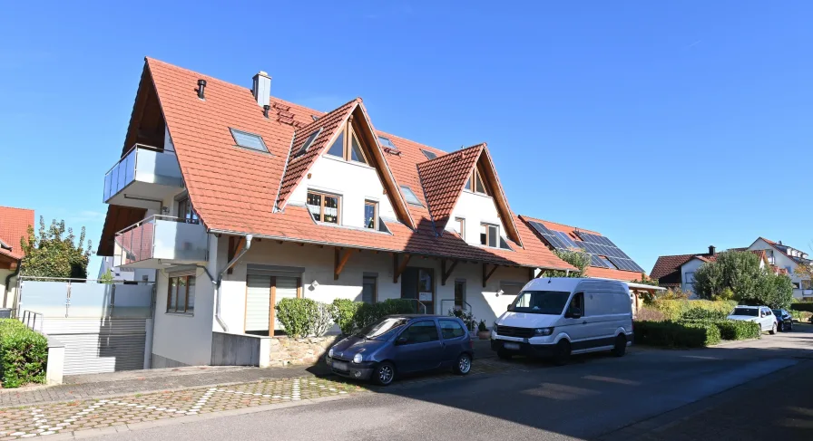 Außenansicht - Wohnung kaufen in Endingen - Moderne und zentral gelegene3 1/2-Zi.-Maisonette-ETW im1. u. 2. DG mit Kaminofen