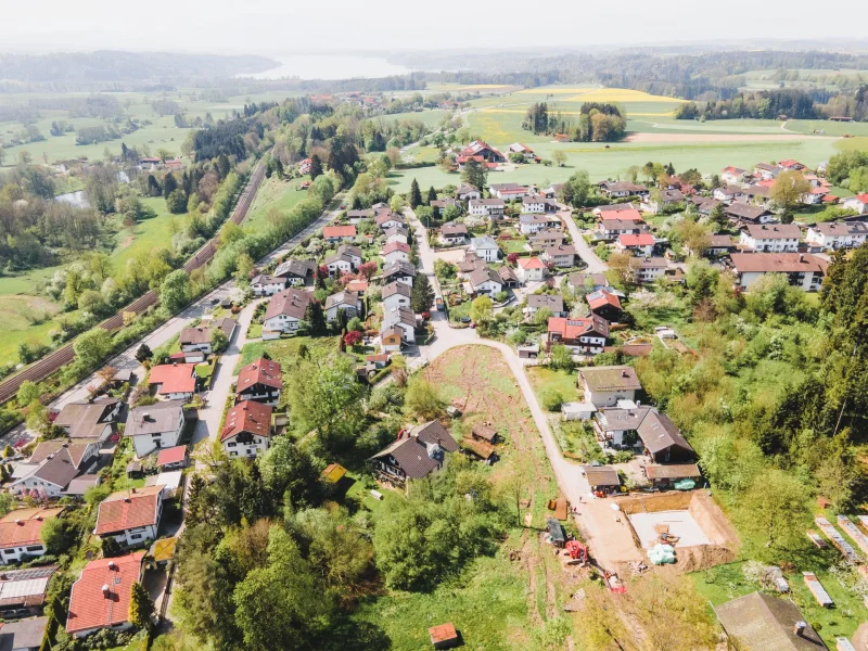 Siemsee und Bahnhof leicht erreichbar