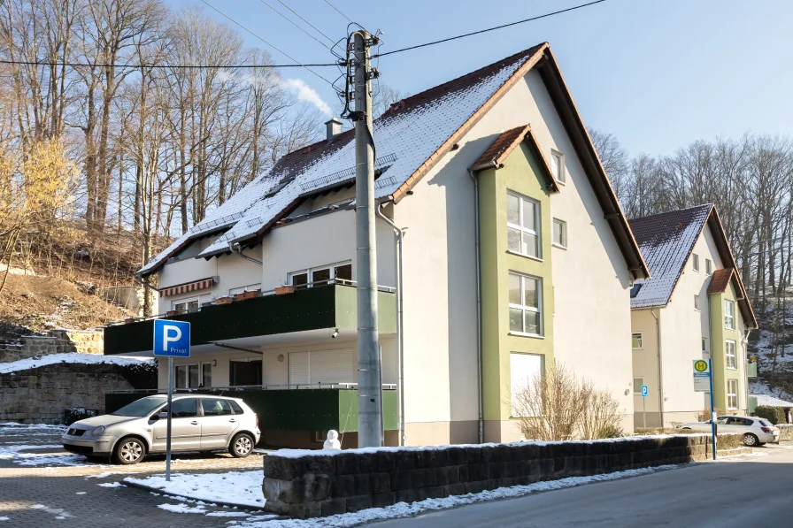 Gepflegtes Haus mi Privatparkplätzen