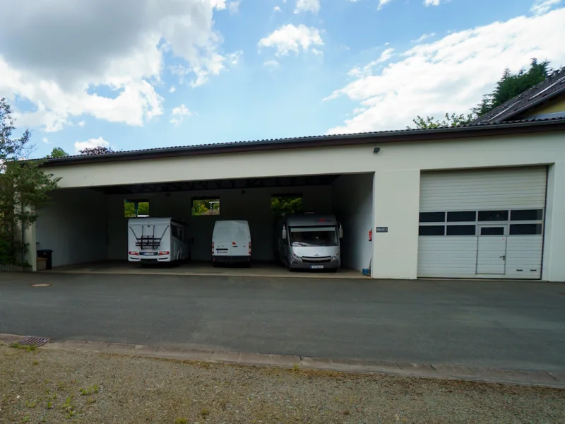 LKW Abstellplatz und Garage