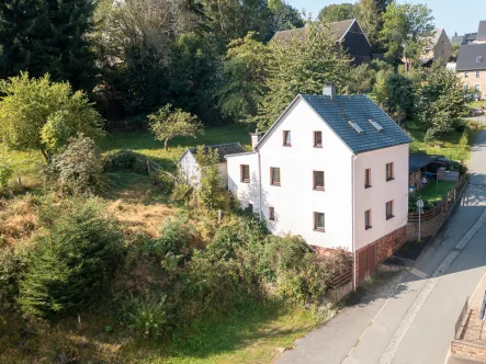 Hausansicht - Haus kaufen in Großrückerswalde - Geräumiges Haus in ruhigem Streckewalde – Ideal für Familien, sofort bezugsbereit