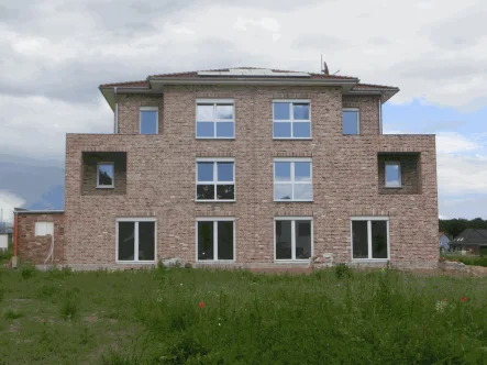  - Wohnung mieten in Bassum - ***Erstbezug ETW Bramstedt   1.OG  Wohnung, Fahrstuhl, Balkon-Kfw40 ***