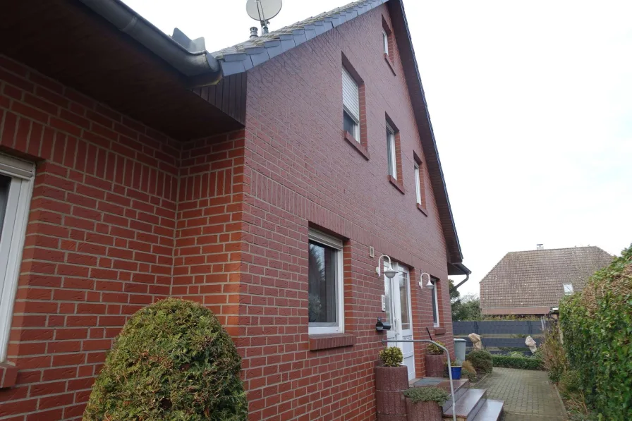  - Wohnung mieten in Hüde - *** Schöne 3 ZKB mit Terrasse und Garage Hüde ab sofort frei ***