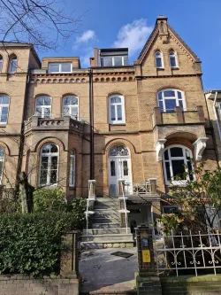 Villa TILIA  - Haus kaufen in Hamburg - VILLA mit PRAXIS - 330m² sanierte Gebäudefläche, Lift, ruhiger Südgarten