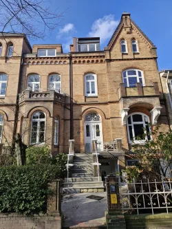 Villa TILIA  - Haus kaufen in Hamburg - Leben + Arbeiten in Citynähe. Ruhige Villa in Alsternähe, 330qm abtrennbar in 2-3 Einheiten