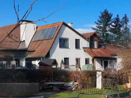 Hausansicht Süden - Haus kaufen in Leutershausen - Hier stecken viele Optionen für Sie drin - Doppelhaushälfte mit Garten und Erweiterungsmöglichkeiten