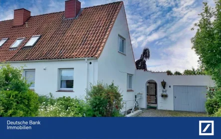 Herzlich willkommen! - Haus kaufen in Neustadt - Doppelhaushälfte mit Potenzial auf tollem Grundstück!