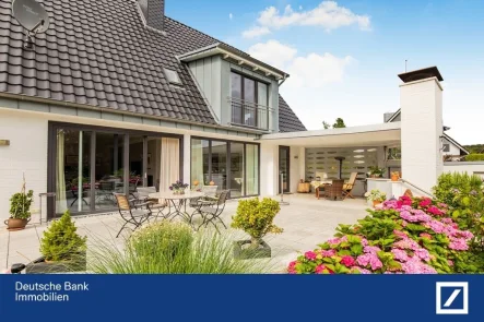 Blick zur Terrasse - Haus kaufen in Lübeck - Exklusives Einfamilienhaus in Sackgassenendlage 