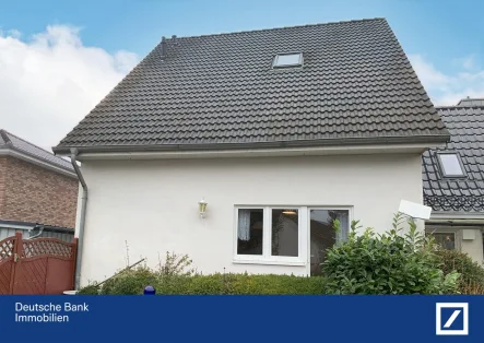 Herzlich willkommen! - Haus kaufen in Pansdorf - Platzwunder - charmante Doppelhaushälfte auf tollem Grundstück 