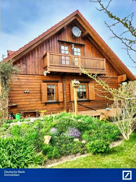  - Haus kaufen in Frohburg - Freistehendes Einfamilienhaus mit Terrasse,gepflegtem Garten und Garage