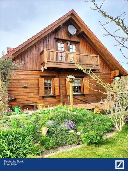  - Haus kaufen in Frohburg - Freistehendes Einfamilienhaus mit Terrasse,gepflegtem Garten und Garage