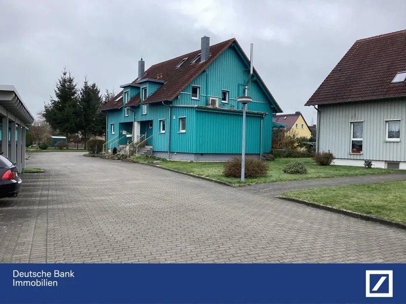 Einfahrt zum Haus - Haus kaufen in Naunhof - Ihr neues Doppelhaus in herrlicher Natur am Rande von Leipzig