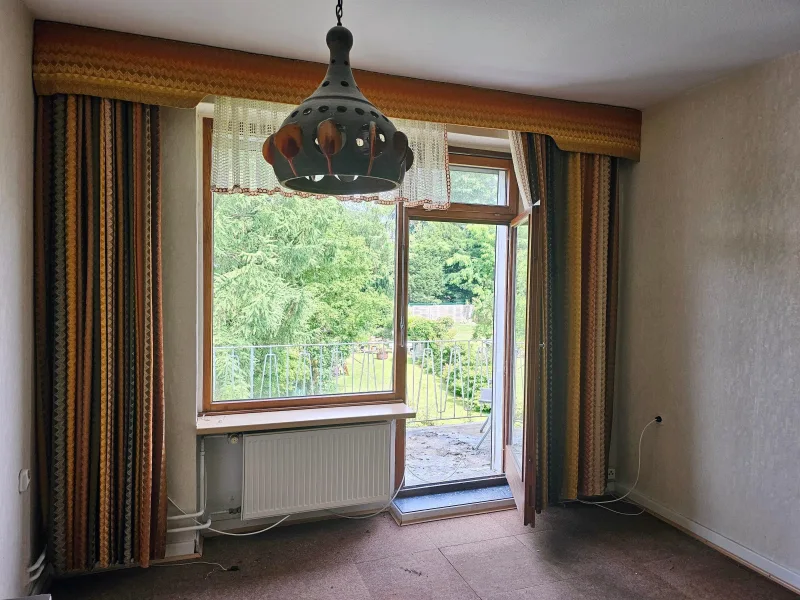 OG WOHNZIMMER MIT BALKON