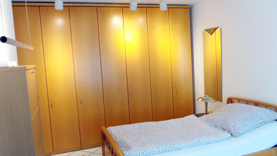 SCHLAFZIMMER M. EINBAUSCHRANK