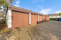 Garagenhof hinter dem Haus