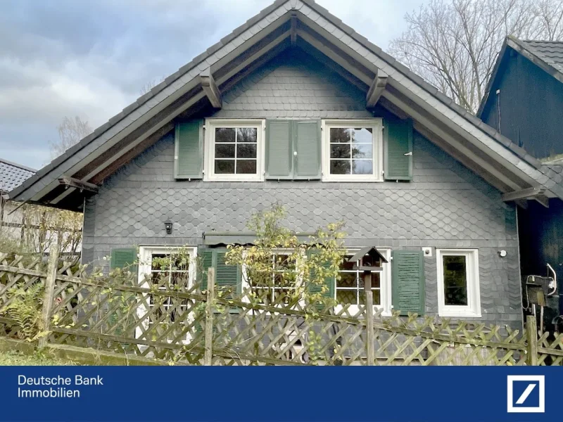 Ansicht Terrassenseite - Haus kaufen in Burscheid - ... hier beginnt Naherholung vor der eigenen Haustür !!!