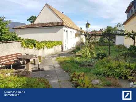 Objektansicht - Haus kaufen in Moritzburg - Tatkräftige Handwerker aufgepasst! Sanierungsbed. Bauernhaus auf großem Grundstück zu verkaufen!