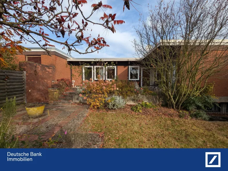 Hausansicht hinten - Haus kaufen in Salzgitter - Reihenmittel- Winkelbungalow im beliebten Ortsteil Steterburg