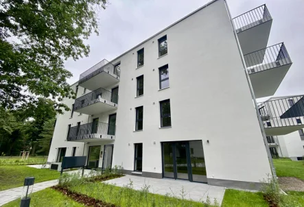 Aussenansicht Haus C - Wohnung mieten in Königs Wusterhausen - Erstbezug! 3 Zimmer mit Terrasse, Einbauküche und Stellplatz mit E-Ladefunktion