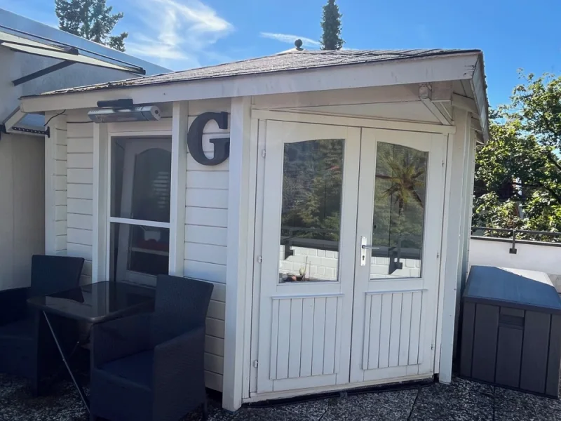 Gerätehaus auf der unteren Terrasse