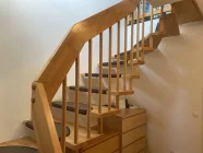 Die Treppe zum OG