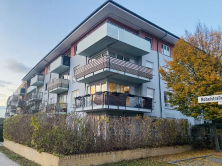 Das Wohnhaus - Wohnung kaufen in Falkensee - Exklusive 4-Zimmer-Oase im grünen Falkensee- Ihr neues Refugium am Berliner Stadtrand mit urbanen Flair und ruhigen Wohnkomfort!