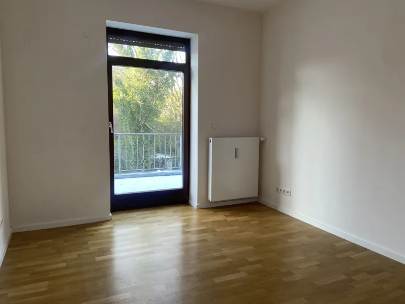 Zimmer 4 mit Ausgang zum kleinen Balkon