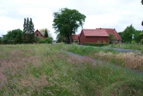 vom Grundstück ein Blick zur Straße nach links