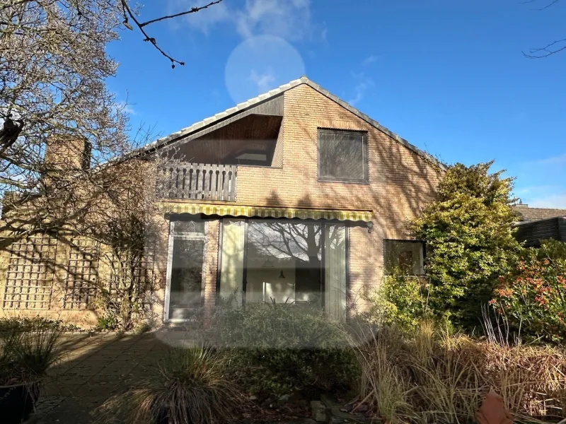 Gartenansicht mit Loggia