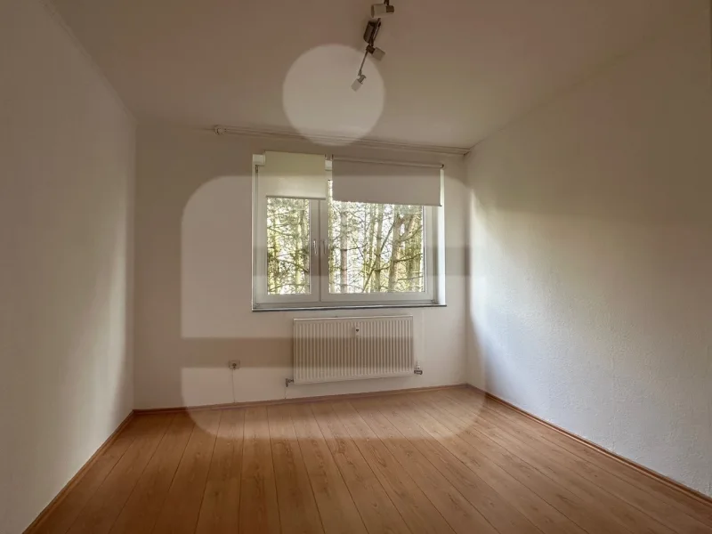 2. Schlafzimmer/Kinder- o. Gästezimmer/Büro