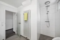 BADEZIMMER ERDGESCHOSS