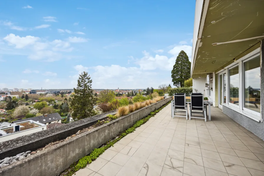 TERRASSE ERDGESCHOSS