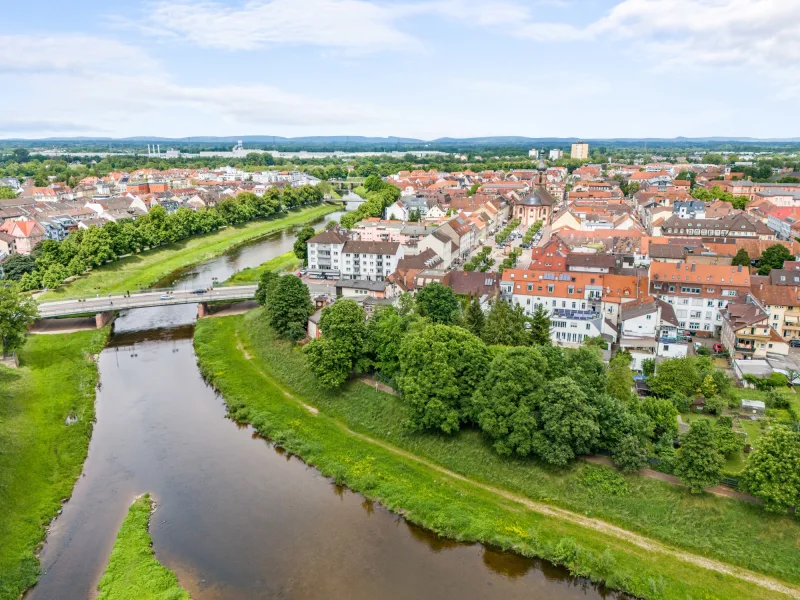 Wohn- und Geschäftshaus mit historischem Charme  - Haus kaufen in Rastatt - Denkmalgeschütztes Wohn- und Geschäftshaus an der Murg