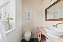 Guest bathroom (ground floor)