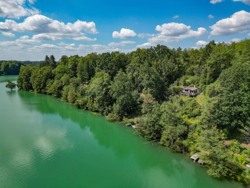 Drohnenaufnahme - Grundstück kaufen in Schorfheide - Wasserblick, frische Luft und Seezugang gefällig? Riesen Freizeitgrundstück mit Bungalow am Üdersee!