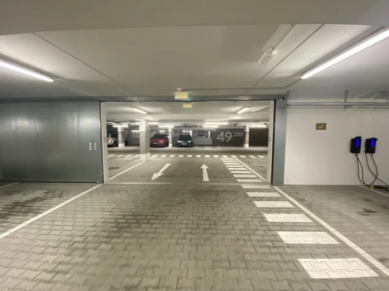 Innenansicht_TGAnlage_1 - Garage/Stellplatz mieten in Mannheim / Lindenhof - LIV - TG-Stellplatz in modernen Bürogebäude in Mannheim-Lindenhof zu vermieten