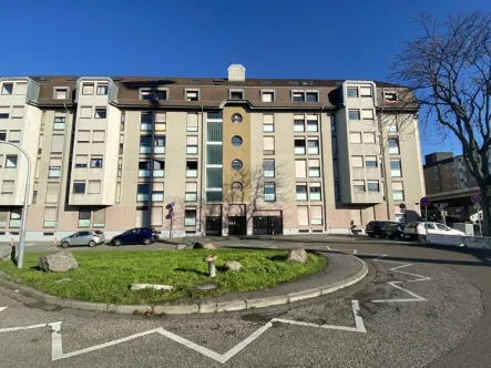 Titelbild - Wohnung mieten in Mannheim / Innenstadt/Jungbusch - Modernisiertes 1-Zimmerapartment in unmittelbarer Nähe zur Universität Mannheim