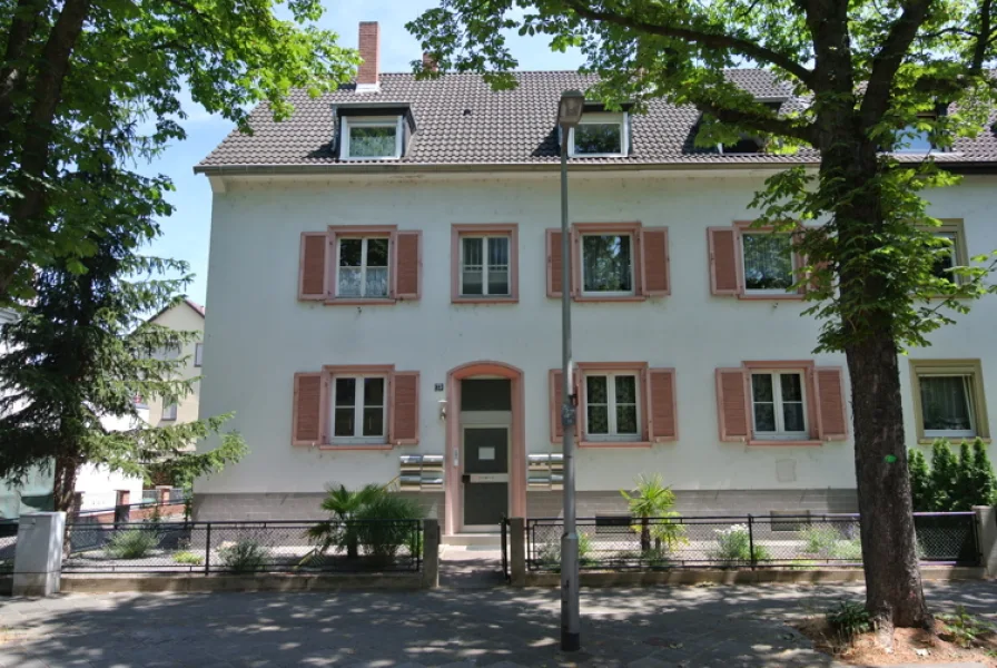 Titelbild - Wohnung mieten in Mannheim (Käfertal) - Charmante 3-Zimmerwohnung mit Loggia und Gartennutzung in Mannheim Käfertal