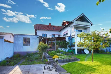  - Haus kaufen in Riedstadt / Leeheim - Ideal für Großfamilie* 2 Wohnungen* gr. Garten* 3 Stellpl. 1 Garage* Ostbalkon* Riedstadt - Leeheim