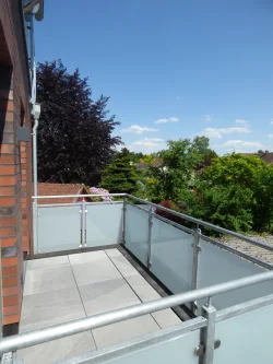 Balkon - Wohnung kaufen in Oldenburg - Obergeschosswohnung in zweiter Reihe zur Alexanderstraße mit Blick ins Grüne