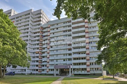 Eingangsseite - Wohnung kaufen in Sindelfingen - Gemütliche 2-Zimmer Wohnung mit Ausblick