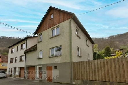 Außenansicht - Haus kaufen in Lichtenstein - Freistehendes Einfamilienhaus (DHH) mit Garten und Garage