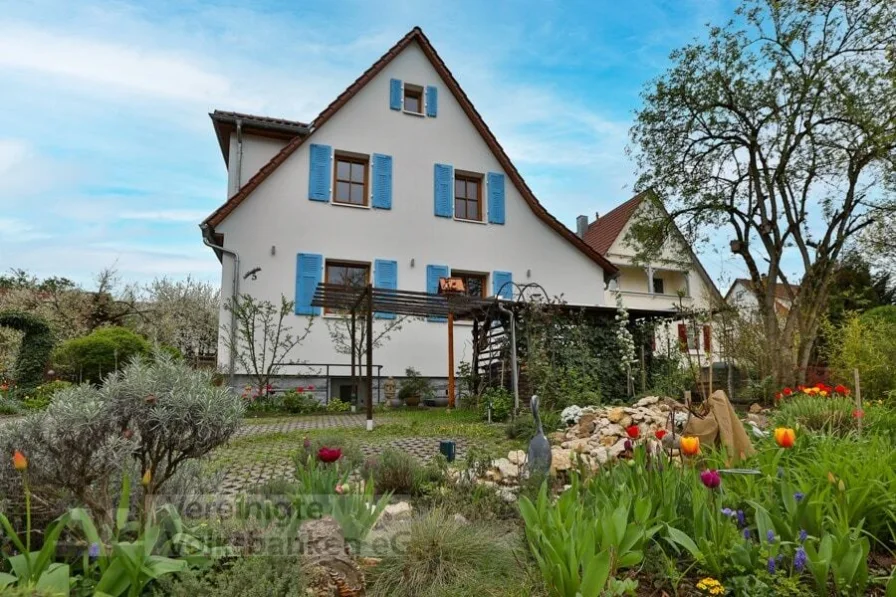 Außenansicht - Haus kaufen in Pliezhausen - Einfamilienhaus mit tollem Freisitz und Garten