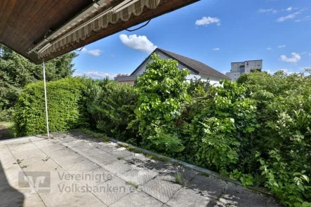 Terrasse - Haus kaufen in Reutlingen - Großzügiges EFH mit separater ELW, großem Garten und Garage!